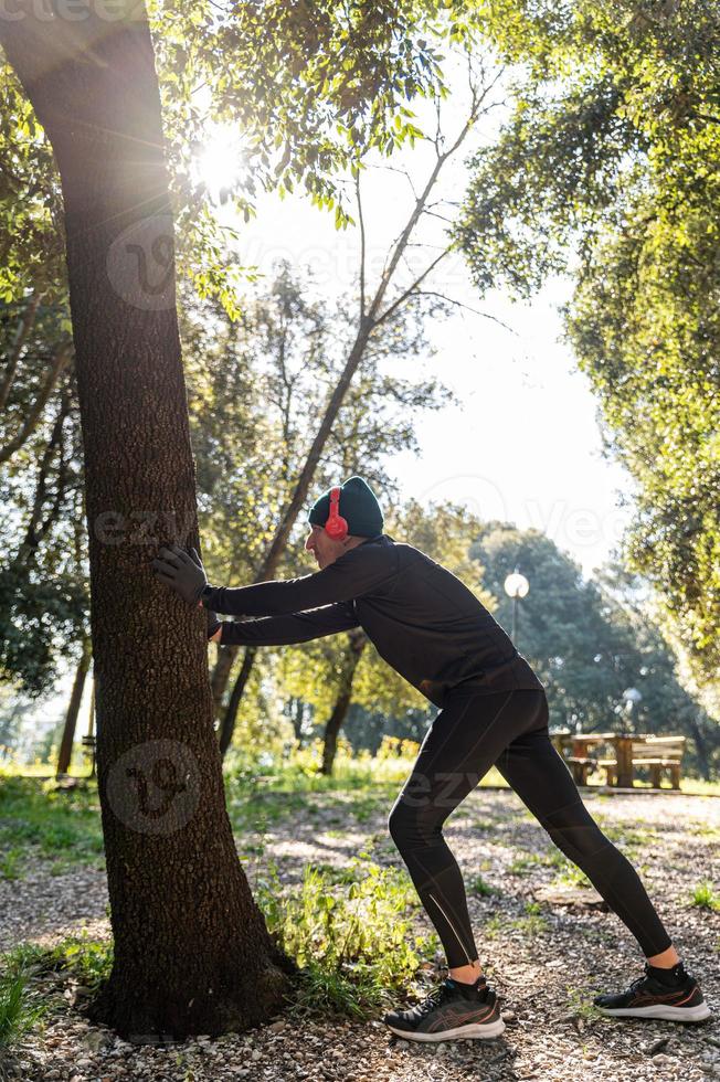 ragzzo does physical activity in the park photo