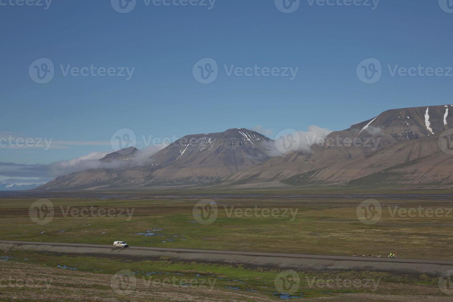 paisaje cerca de longyearbyen, spitsbergen, noruega foto