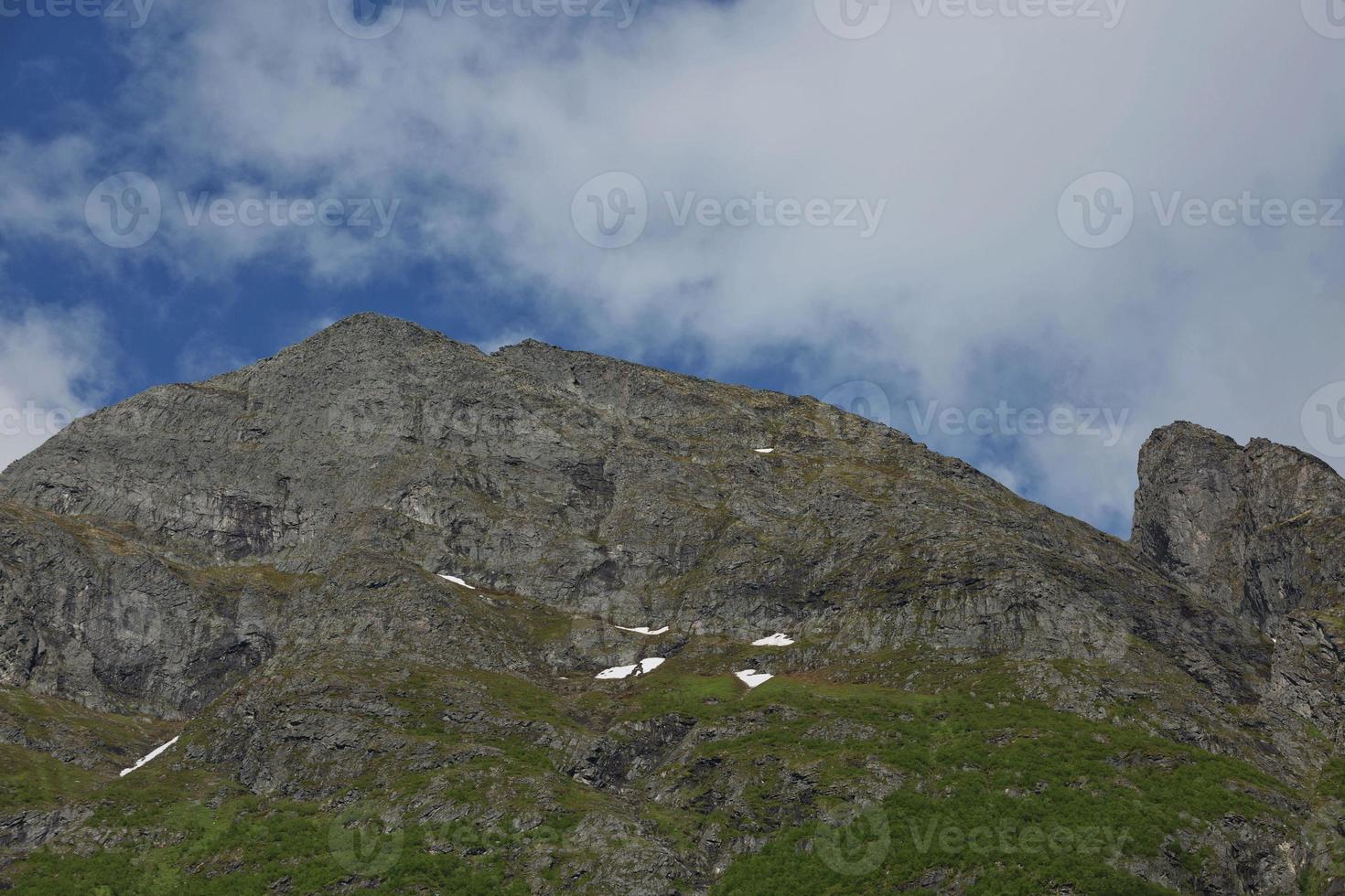 Paisaje en el fiordo de Geiranger en Noruega foto