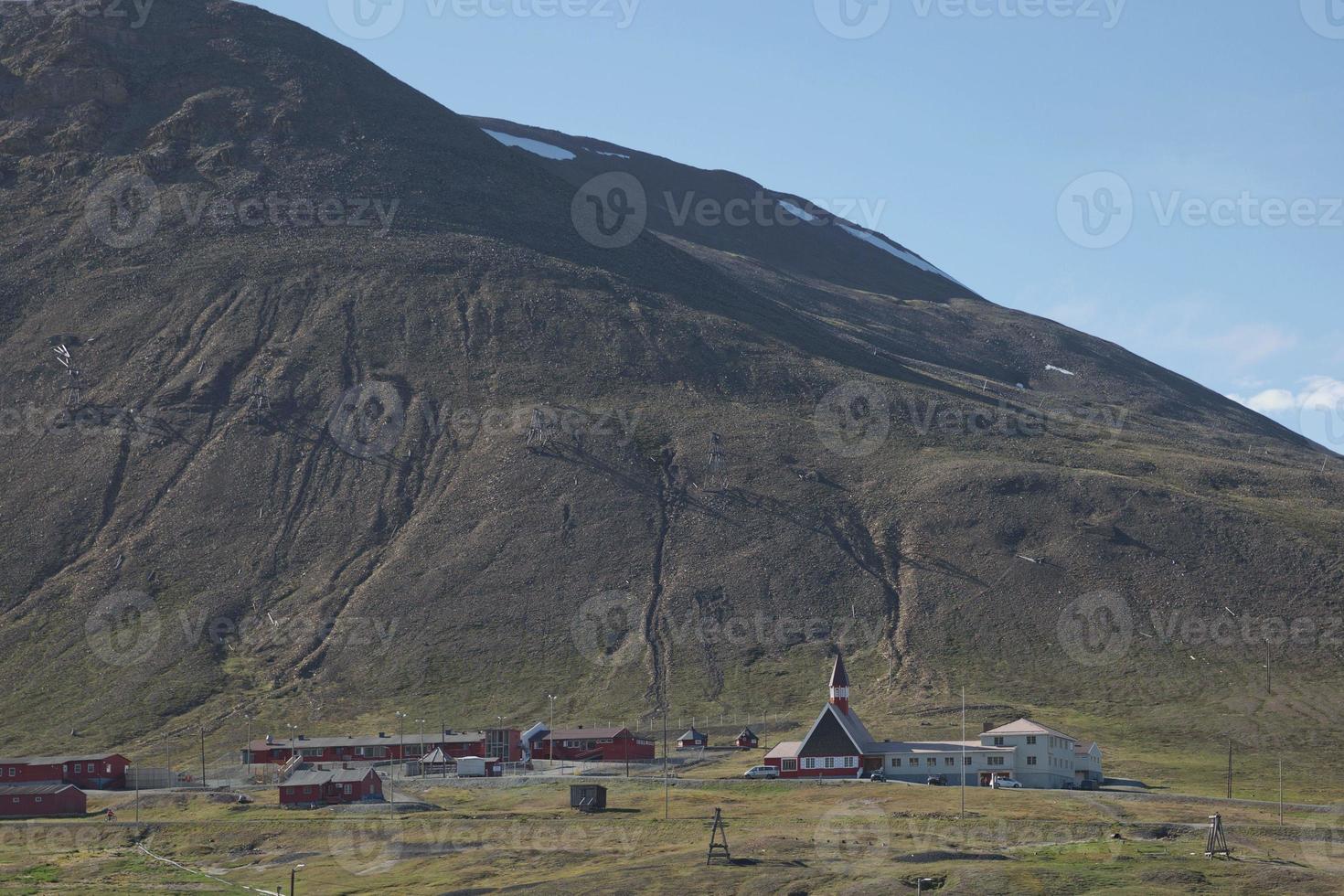 Vivienda en el puerto de Longyearbyen Svalbard en Noruega foto