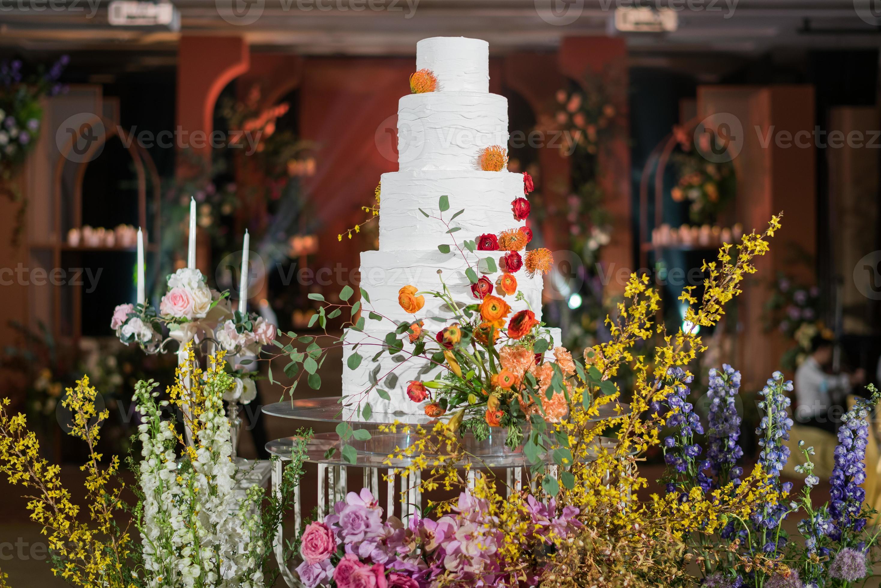 Beautiful wedding cake with blur background 2739389 Stock Photo at Vecteezy