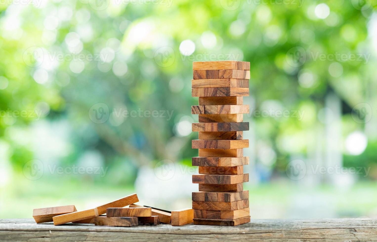 construcción de bloques de madera, plan y estrategia foto