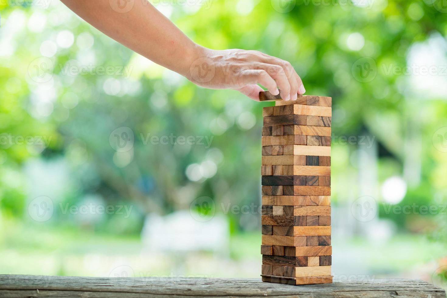 construcción de bloques de madera, plan y estrategia foto