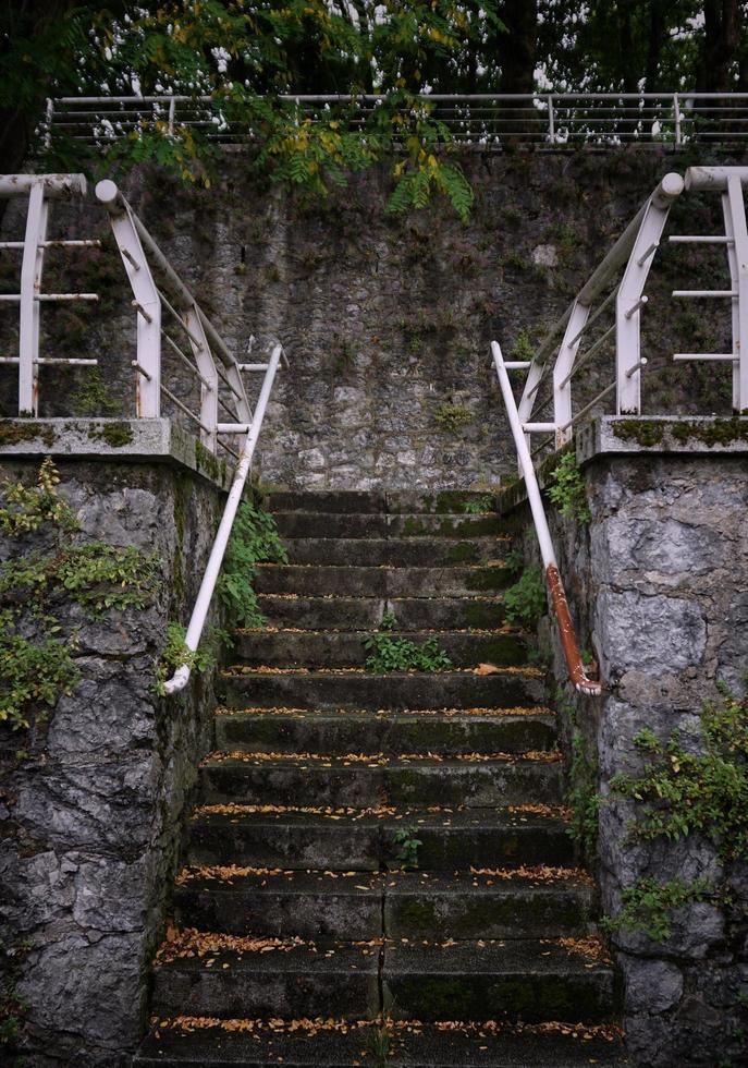 arquitectura de escaleras en la calle foto