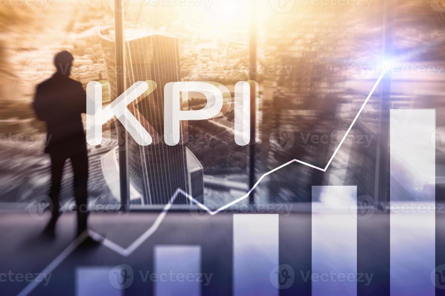 kpi: indicador clave de rendimiento. concepto de negocio y tecnología. exposición múltiple, técnica mixta. concepto financiero sobre fondo borroso. foto