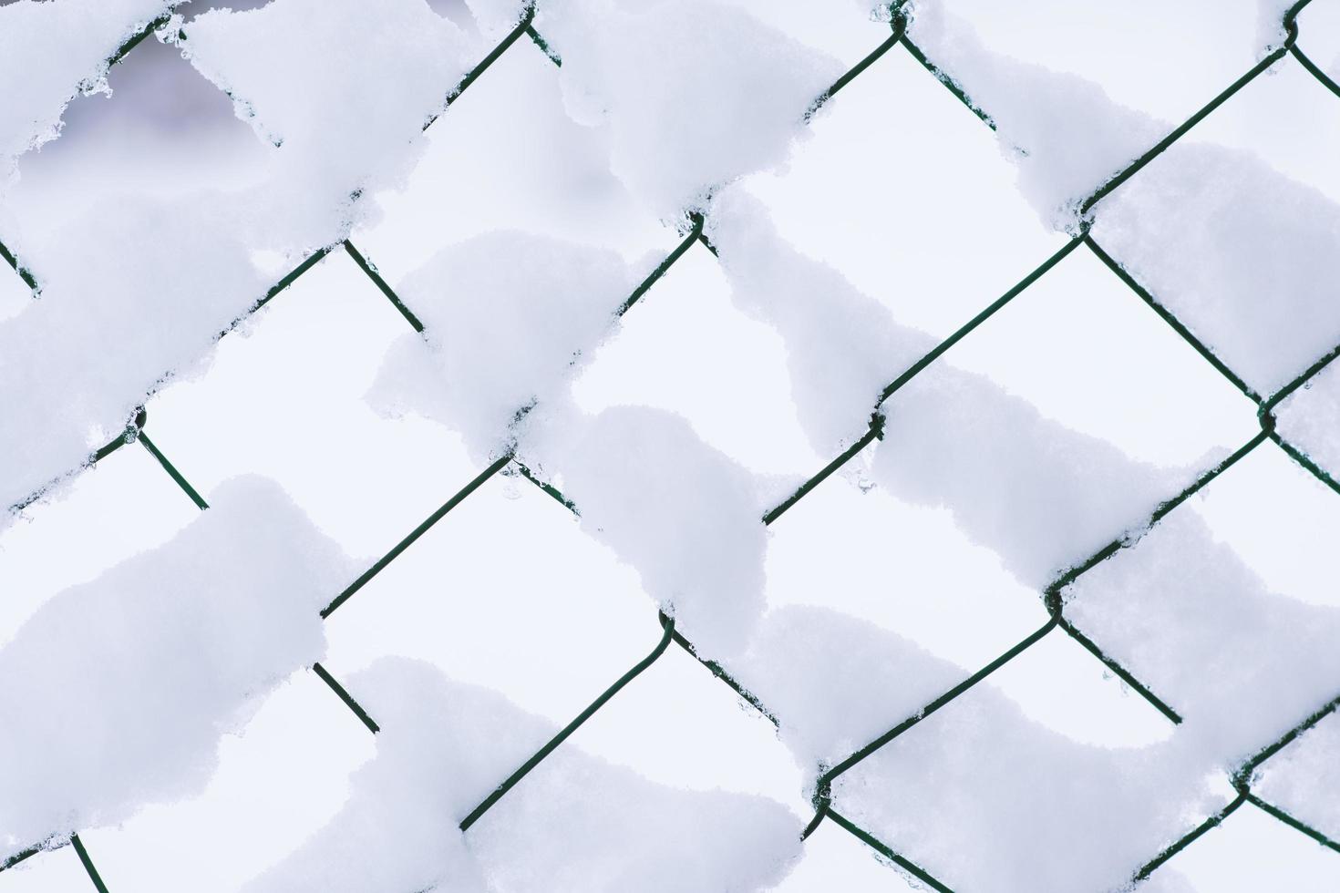 Cross wire fence photo