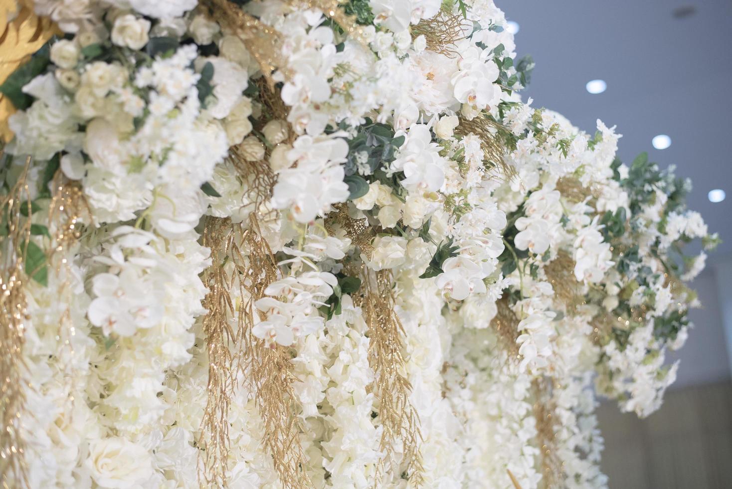 fondo de flor de boda blanca y decoración foto