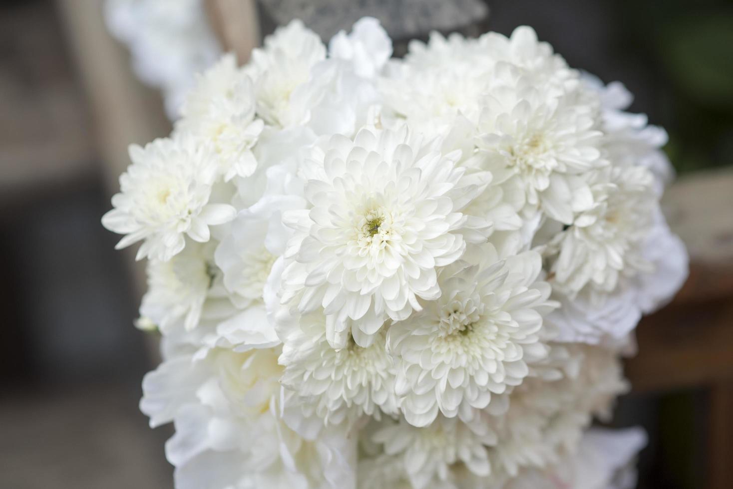 White wedding flower decorations photo