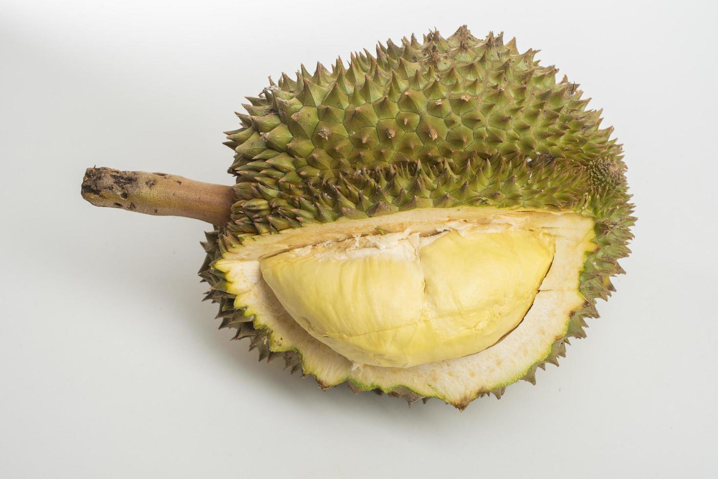 Durian sobre fondo blanco. foto