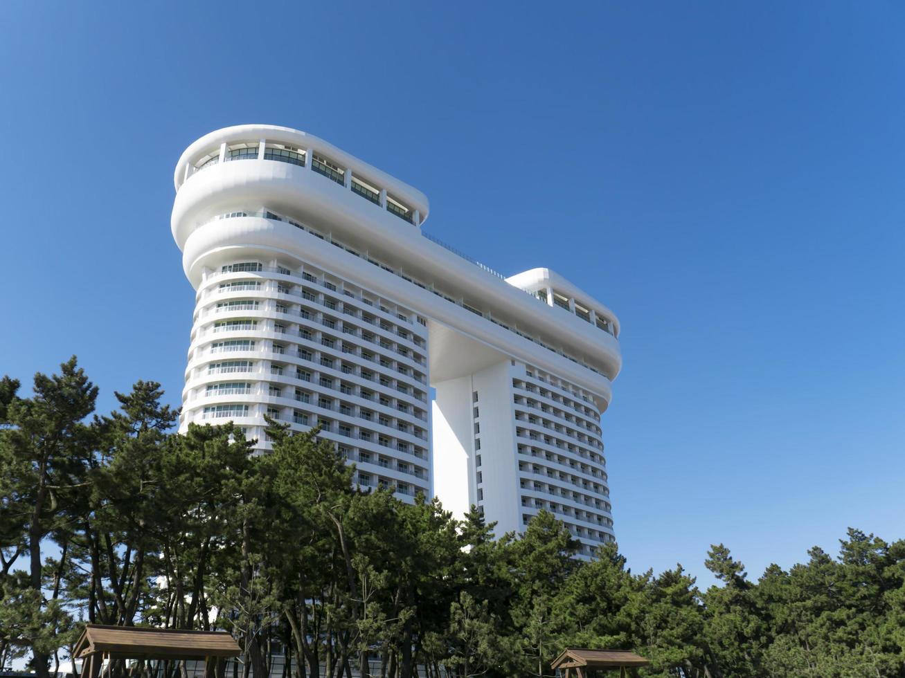 edificio en la ciudad de gangneung, corea del sur foto