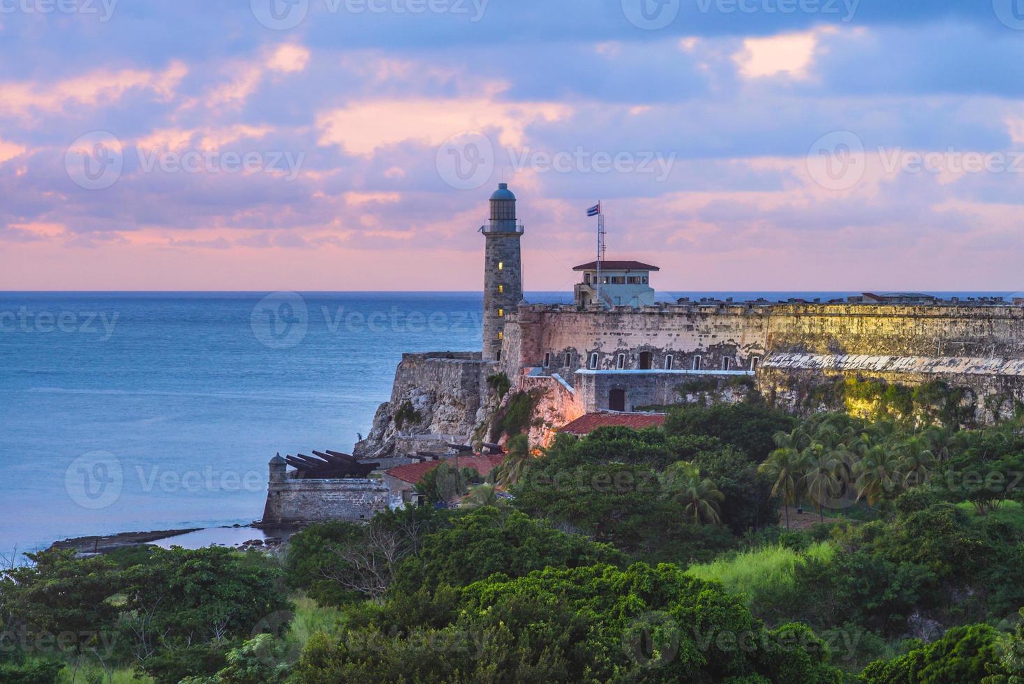 Castillo del Morro en La Habana, Cuba al atardecer foto