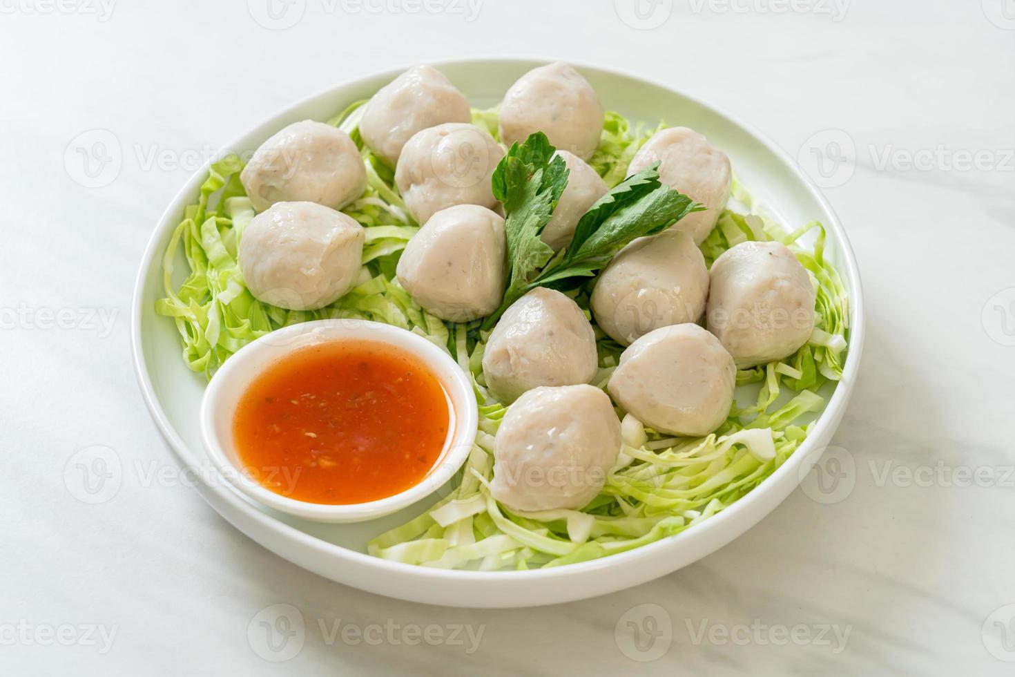 Boiled Fish Balls with Spicy Sauce photo