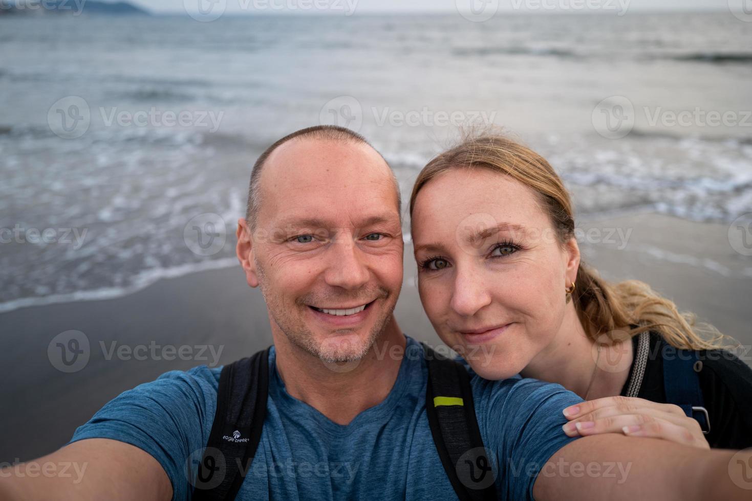 una selfie en la playa de kamakura foto