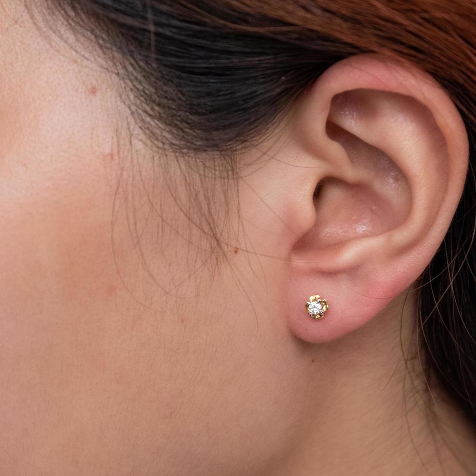 Diamond earrings 9k gold photo