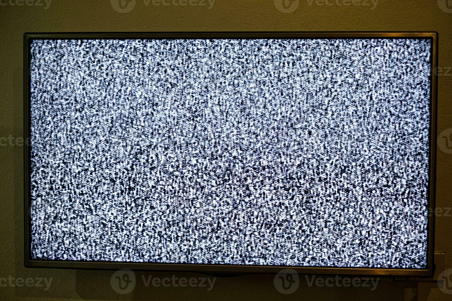 No signal to monitor photo