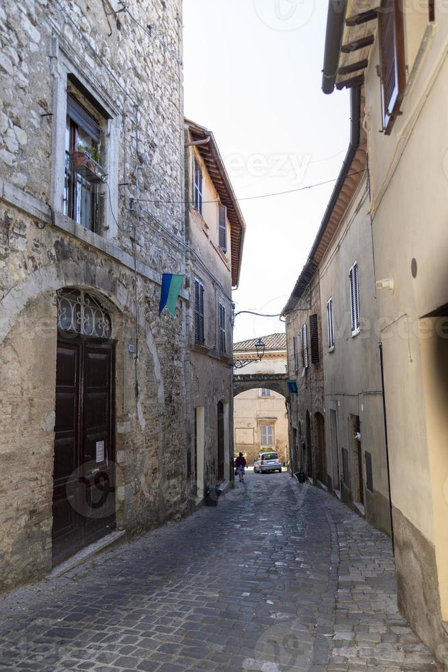 arquitectura de calles y edificios en el centro de amelia foto