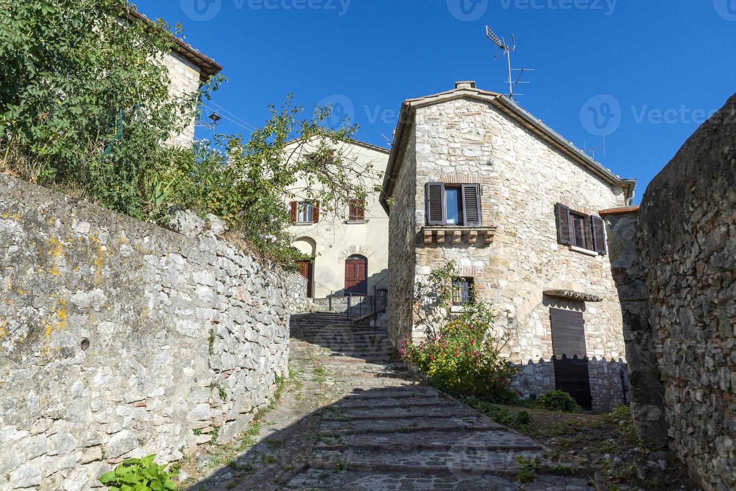 arquitectura de calles y edificios en el centro de amelia foto