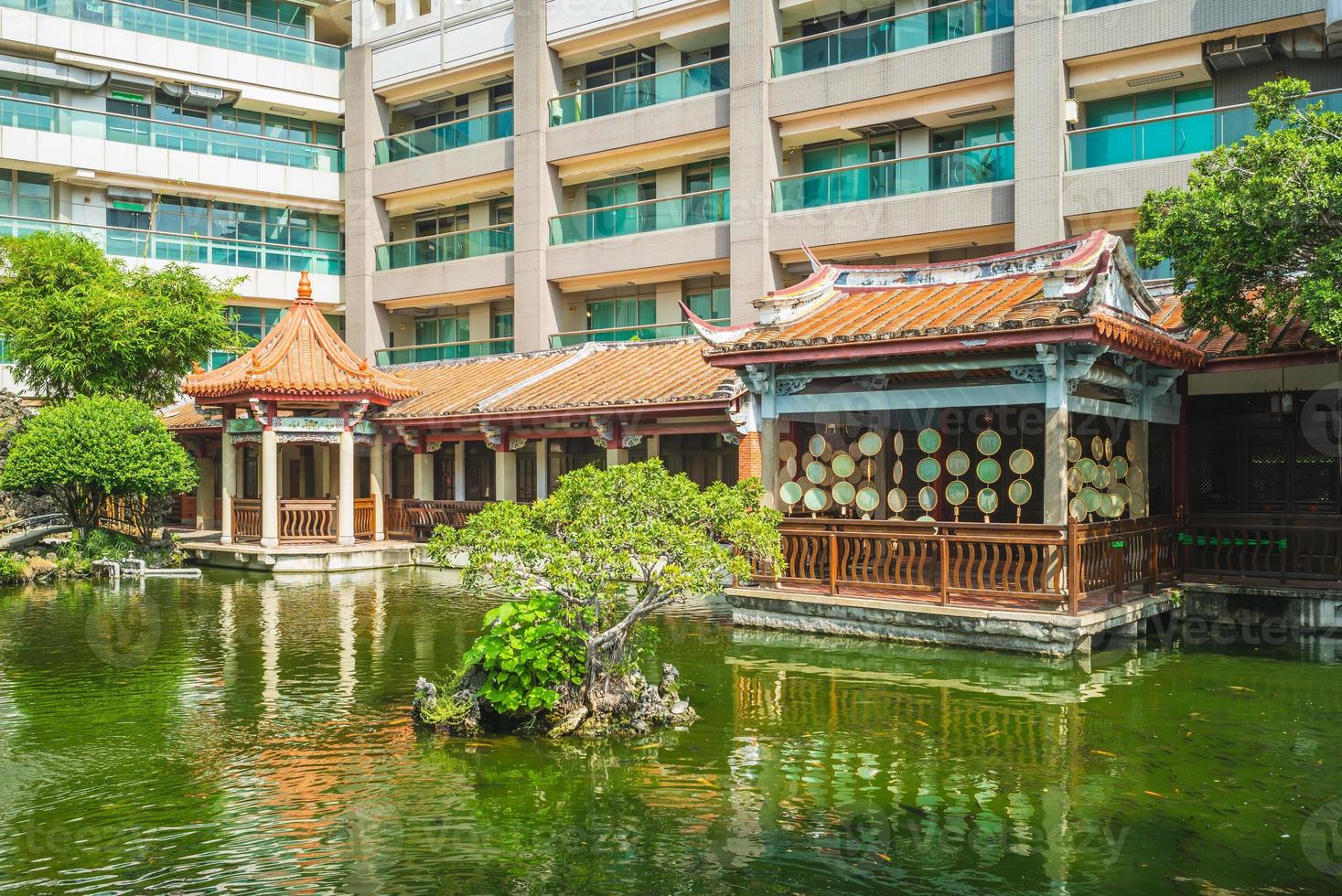 wu family garden, también conocido como jardín de primavera púrpura, en tainan, taiwán foto