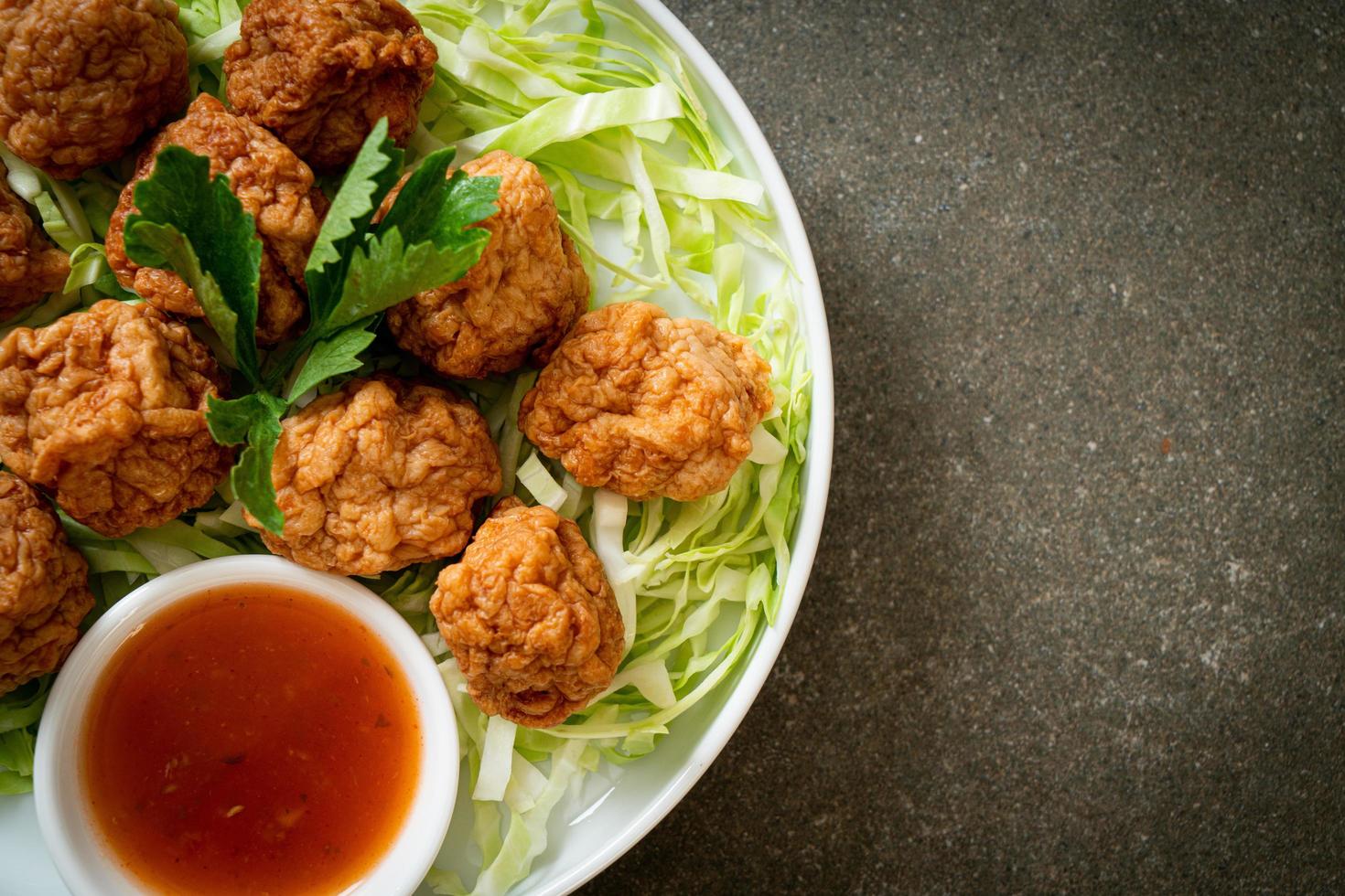 Boiled Shrimp Balls with Spicy Sauce photo