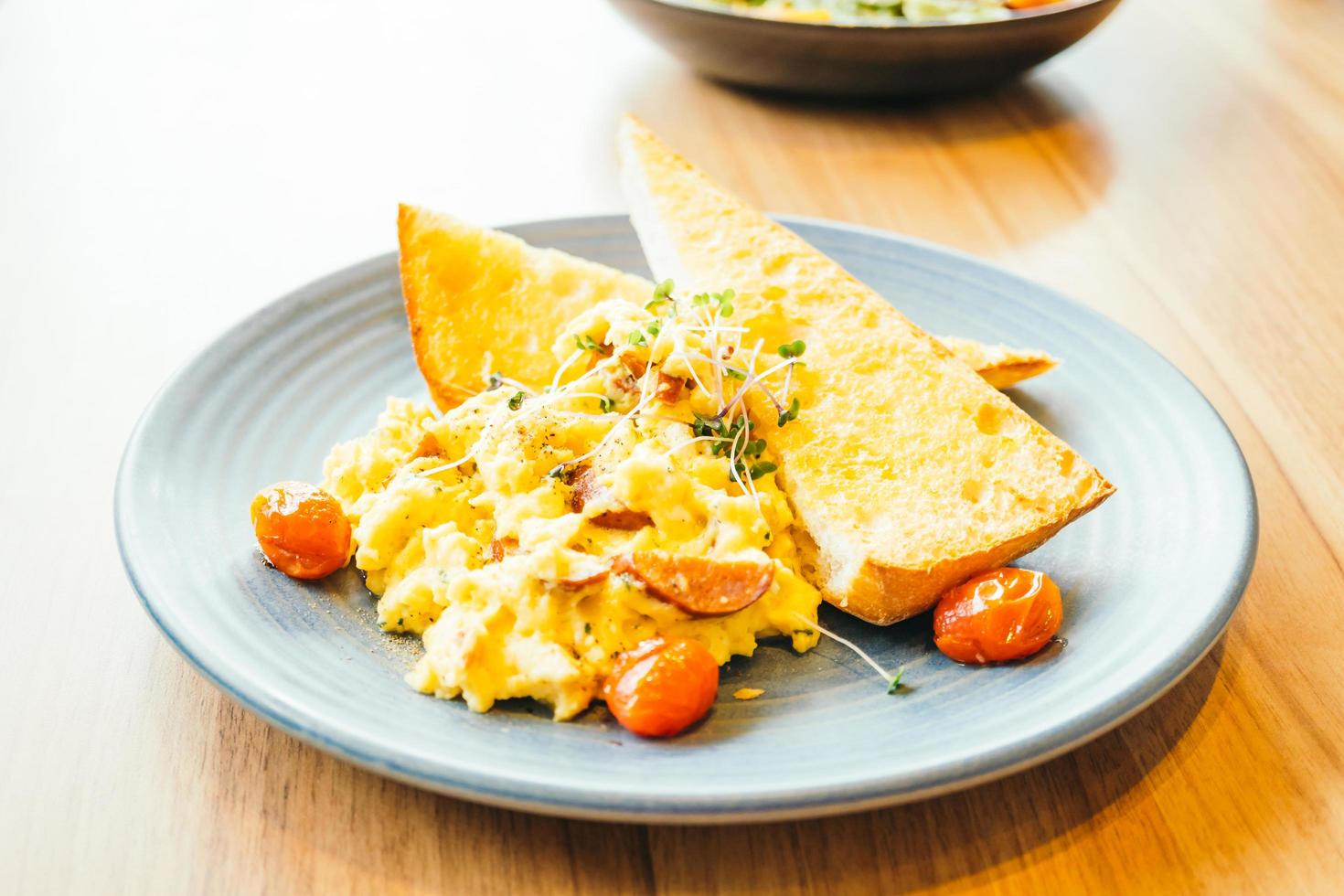 Scrambled eggs with vegetable photo