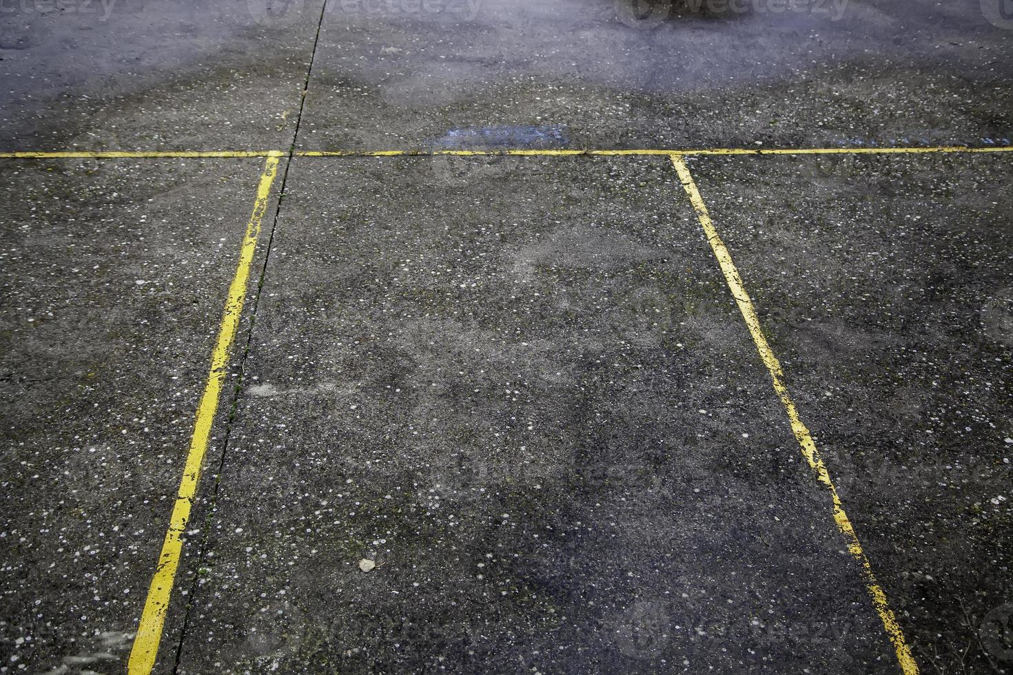 Yellow parking lines photo