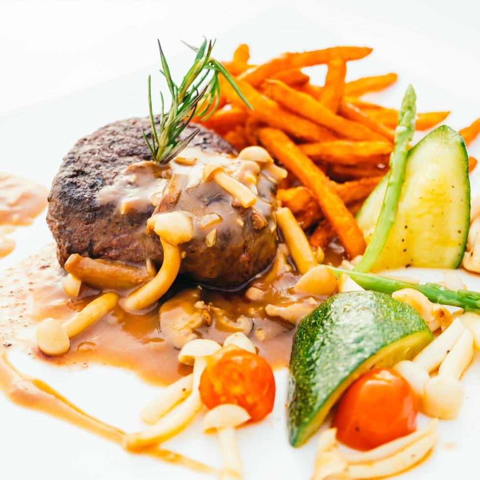 Grilled beef tenderloin meat with vegetable photo