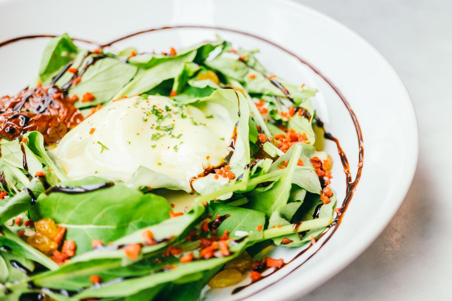 Eggs benedict salad photo