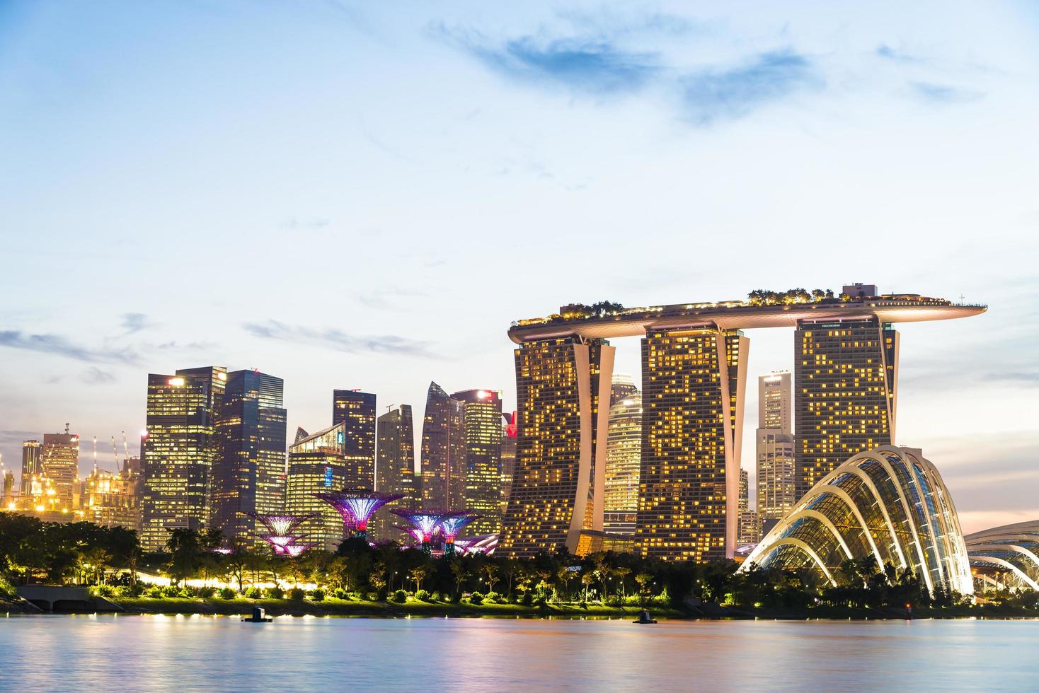 horizonte de la ciudad de singapur foto