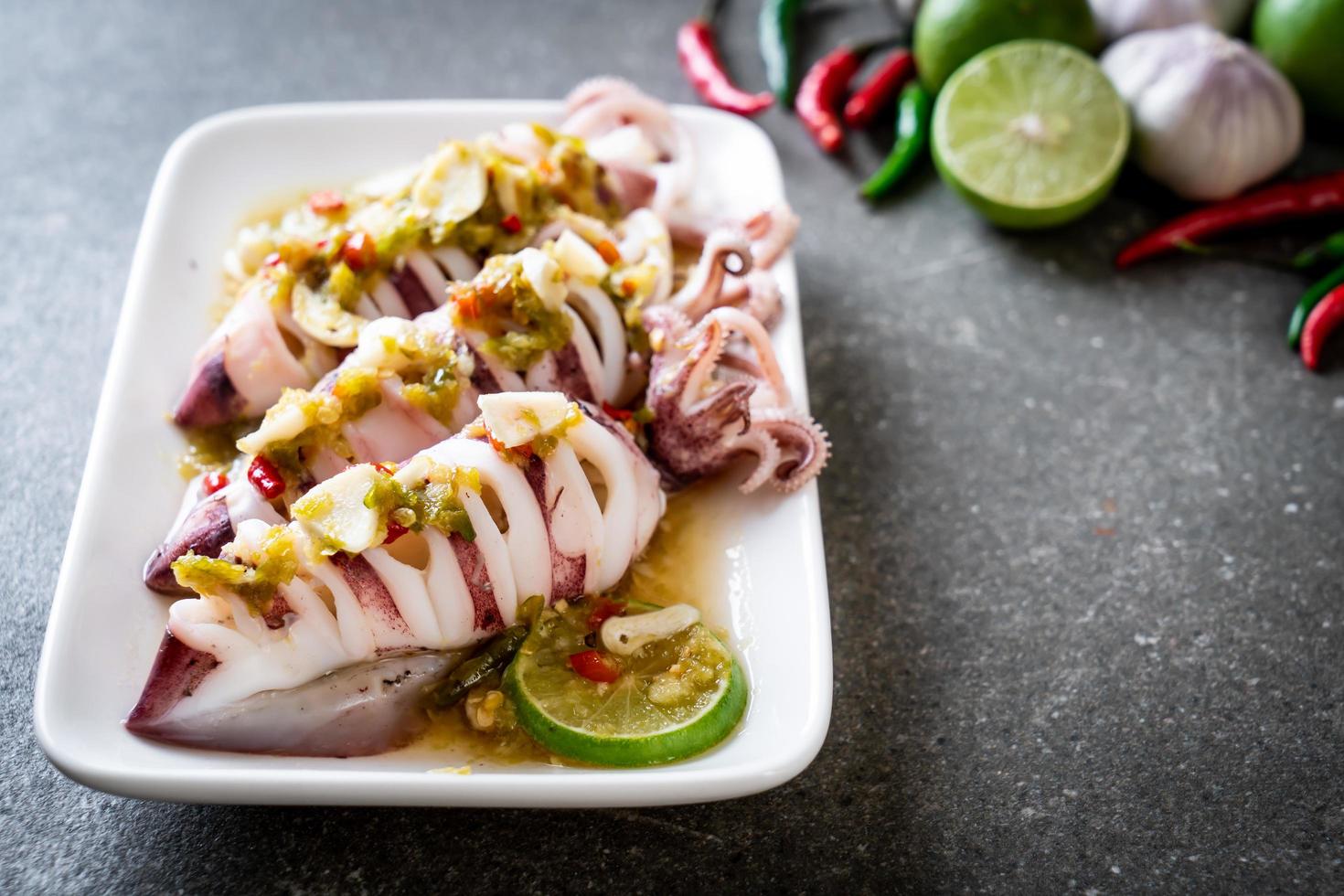 Steamed Squids with Spicy Chili and Lemon Sauce photo