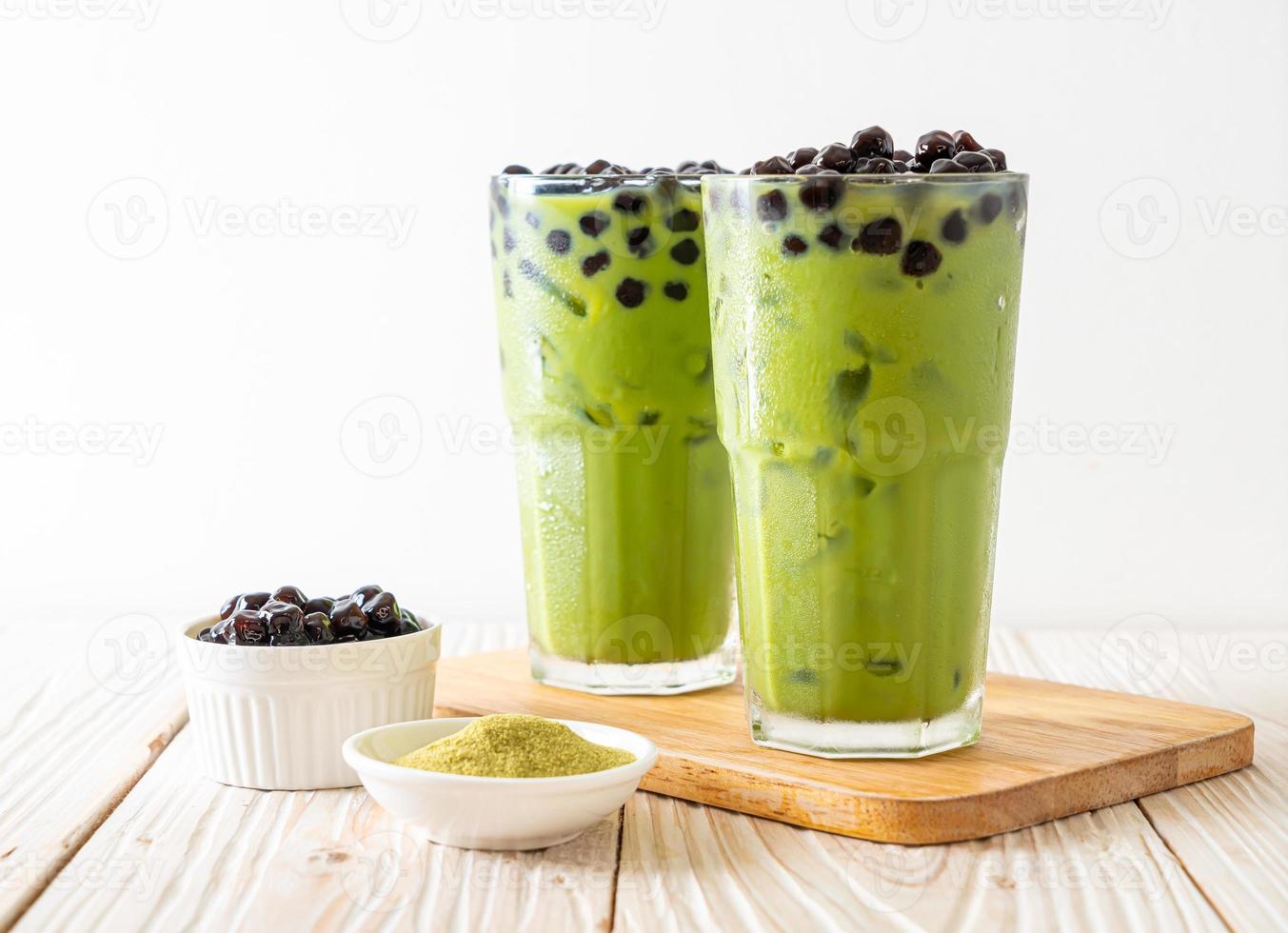 latte de té verde matcha con burbuja foto