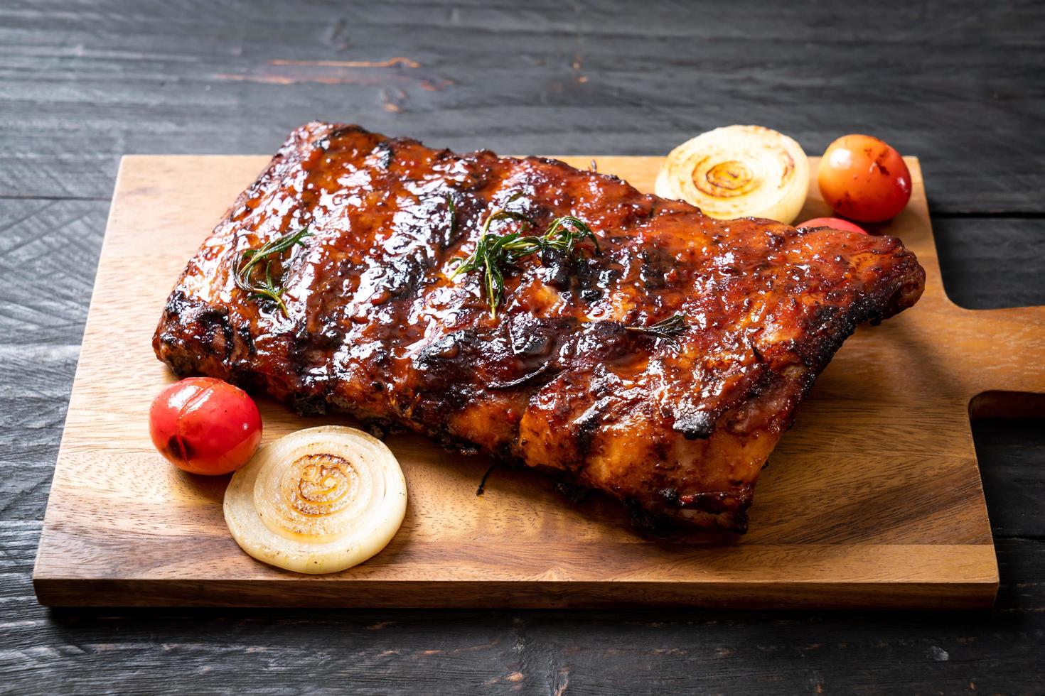 costillas de cerdo a la parrilla y barbacoa foto