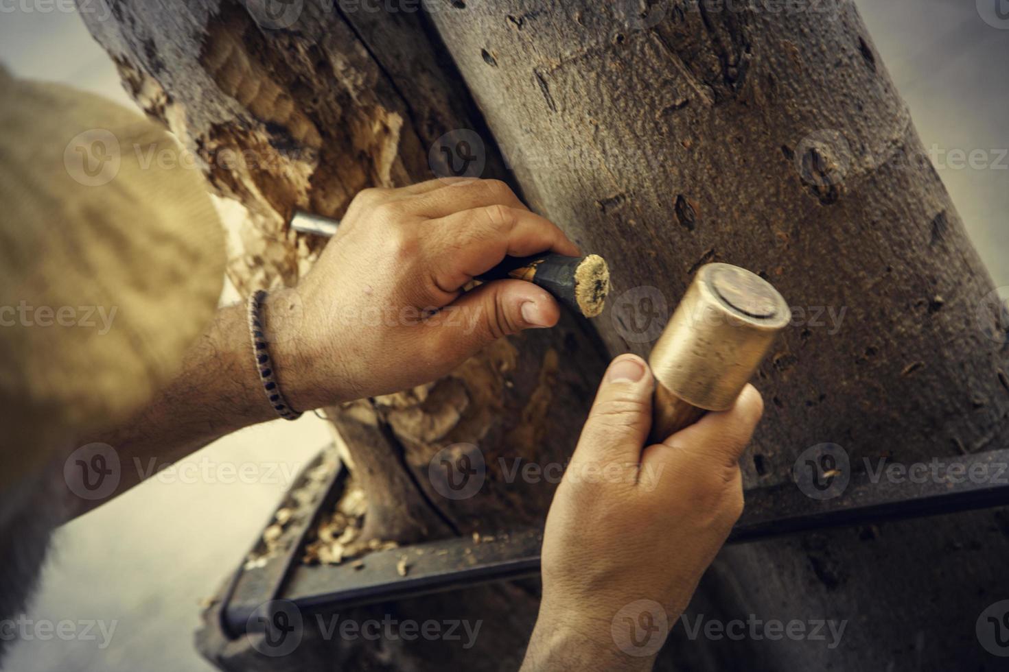 tallado a mano de madera foto