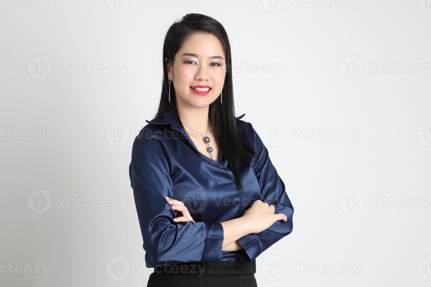 mujer asiática aislada foto
