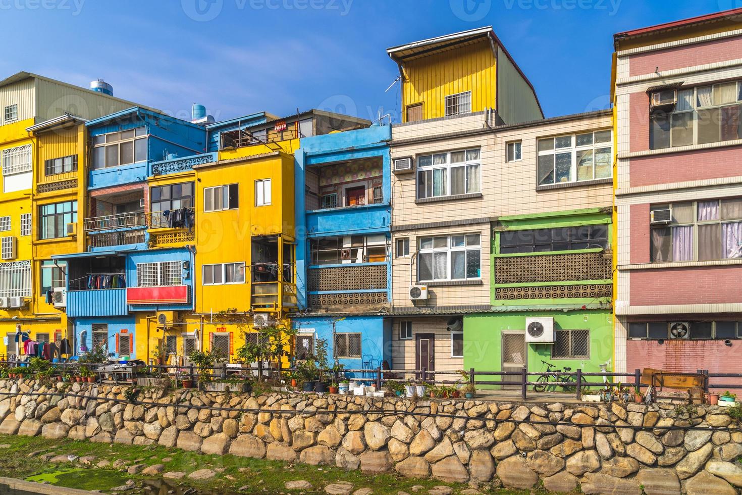 coloridas casas en kinmen, taiwán foto
