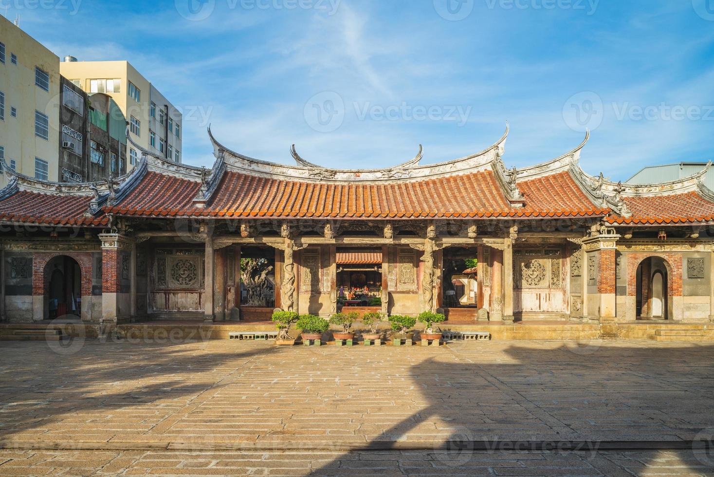 templo de lukang longshan en changhua, taiwán foto