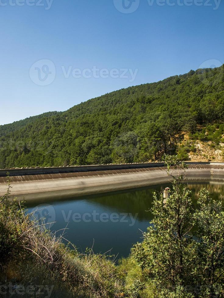 pantano en piedralaves, provincia de ávila, castilla y león, españa foto