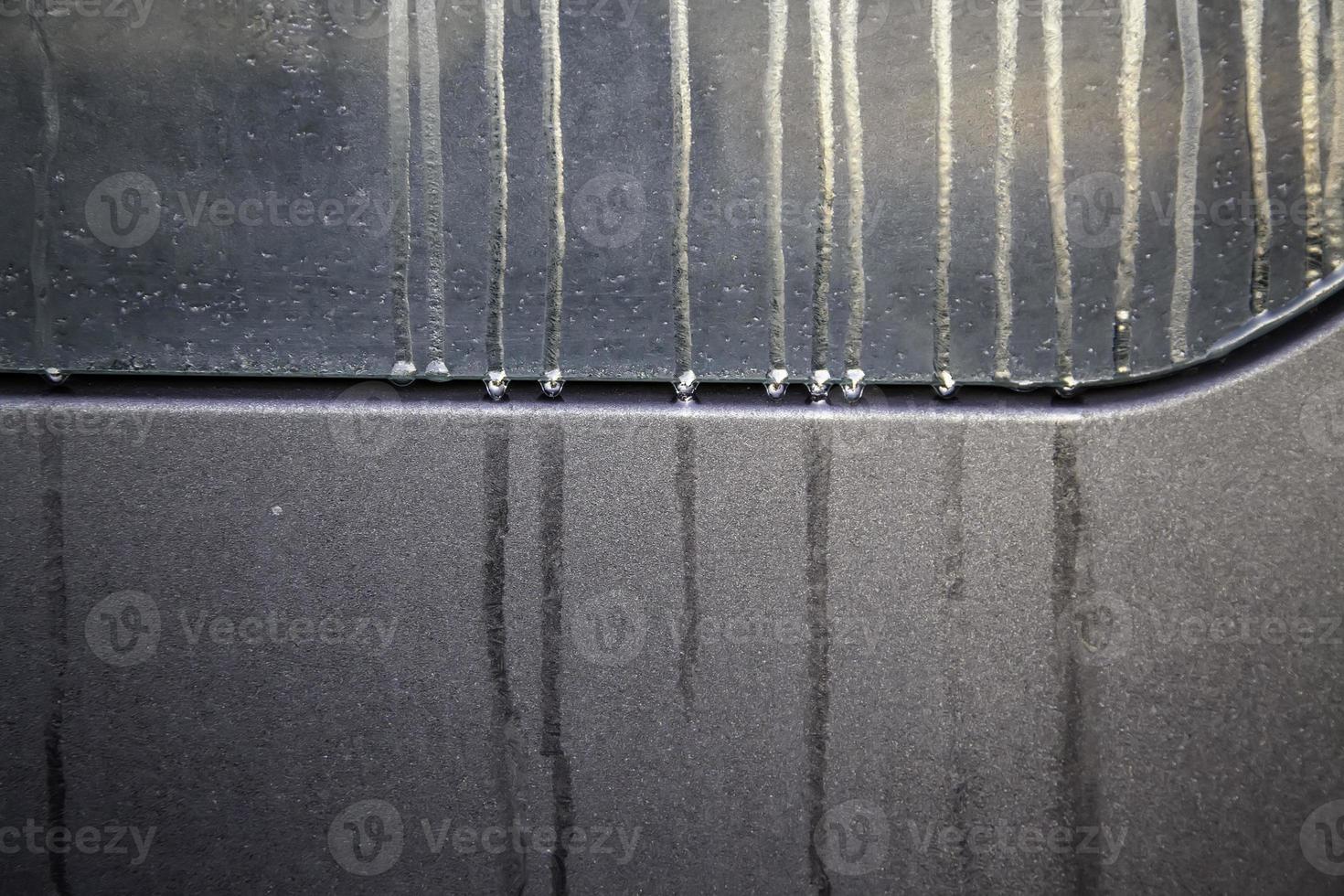agua en estructura metálica foto