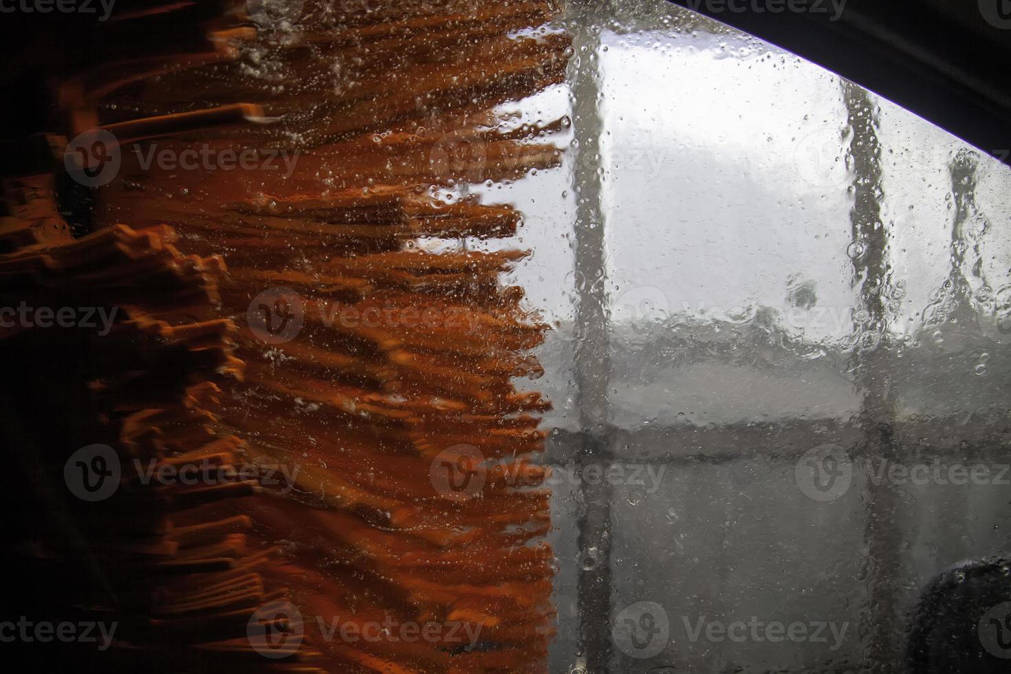 máquina de lavado de coches con rodillos foto