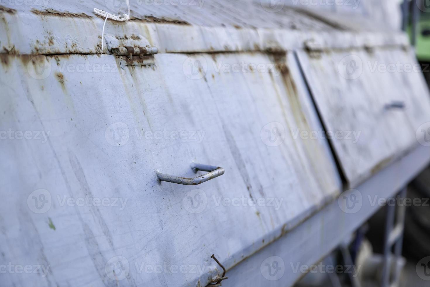 Rusty airtight lid photo