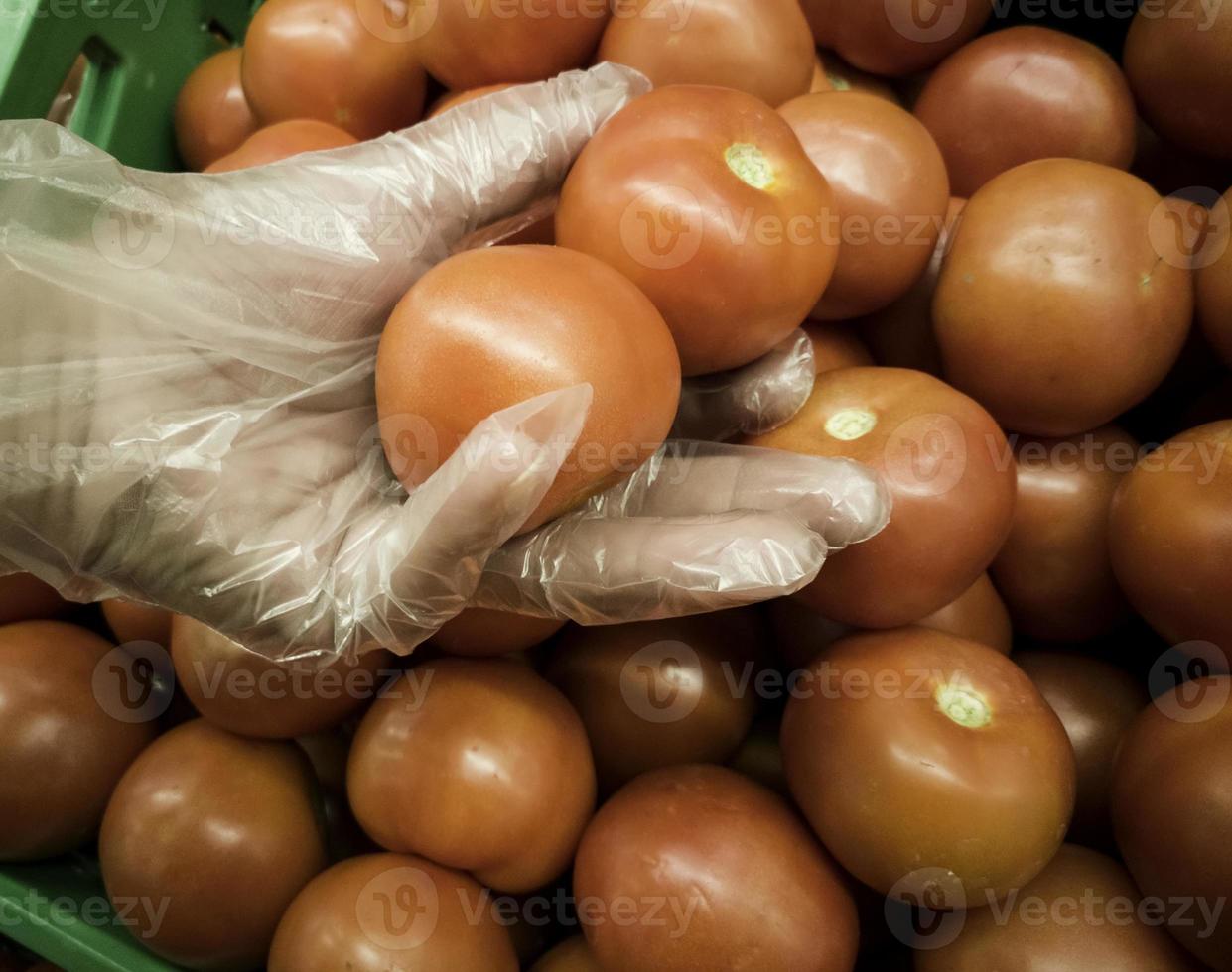 tienda de frutas de tomates frescos foto