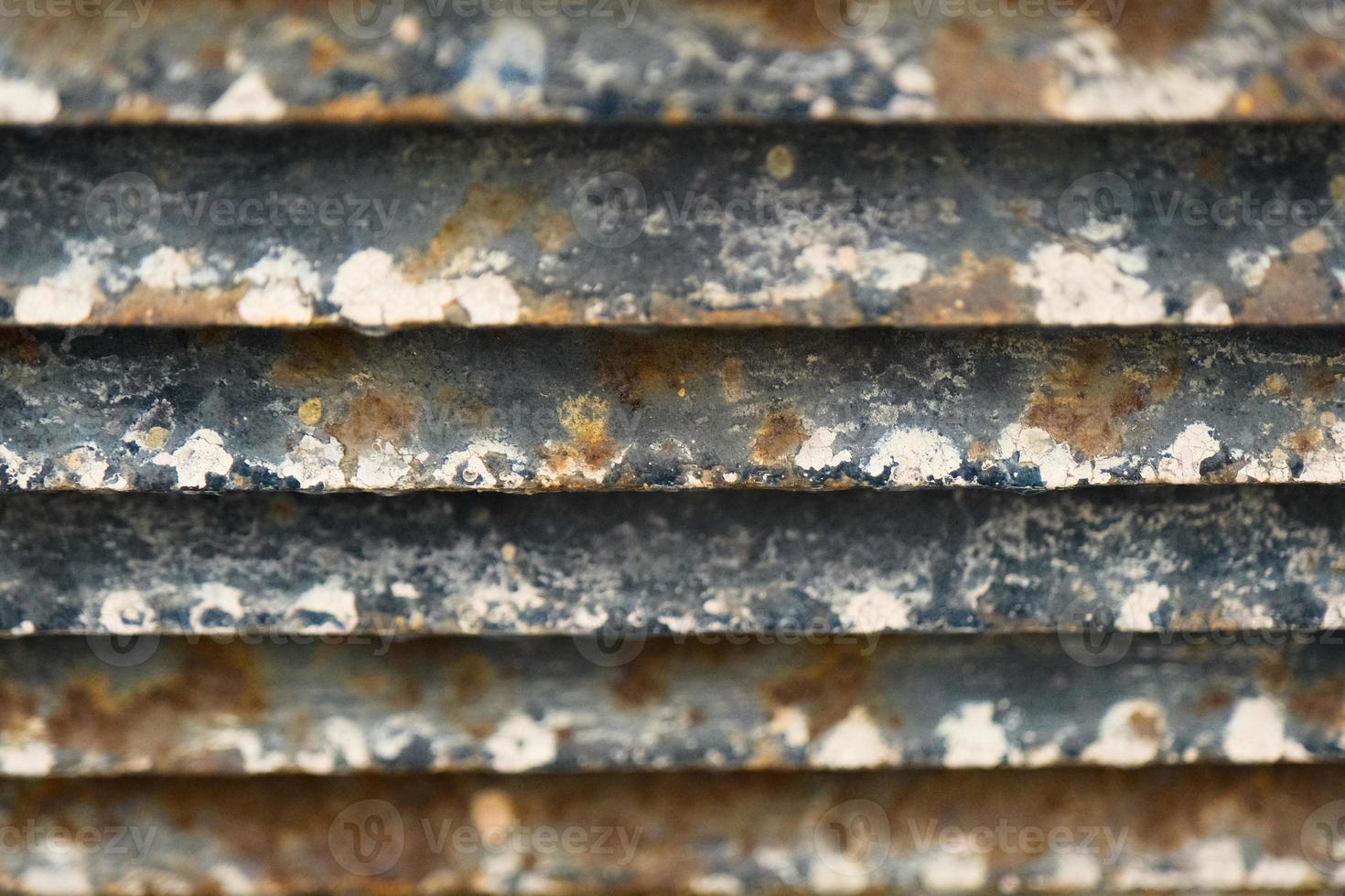 Close-up de pared de celosía de metal oxidado foto