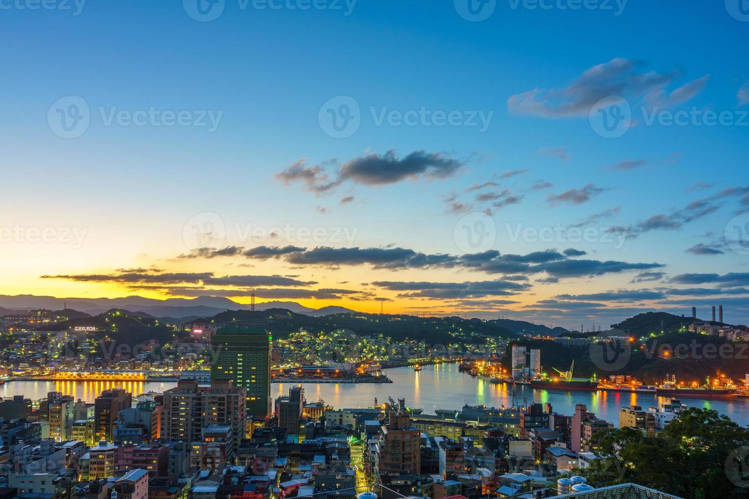 paisaje urbano de keelung, taiwán foto