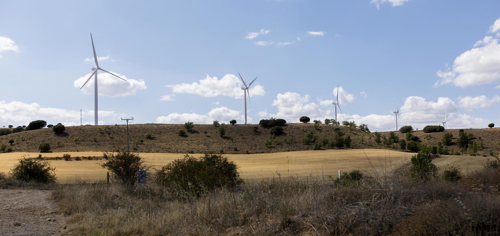 Molinos de viento en la provincia de Soria, Castilla y León, España foto