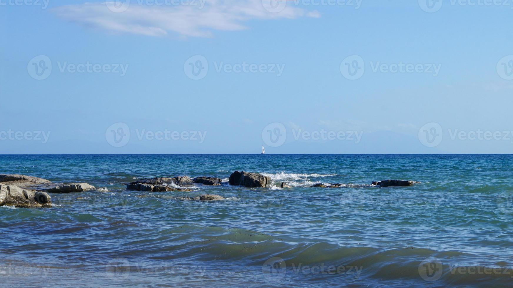 calizas de la playa de delikli koy foto