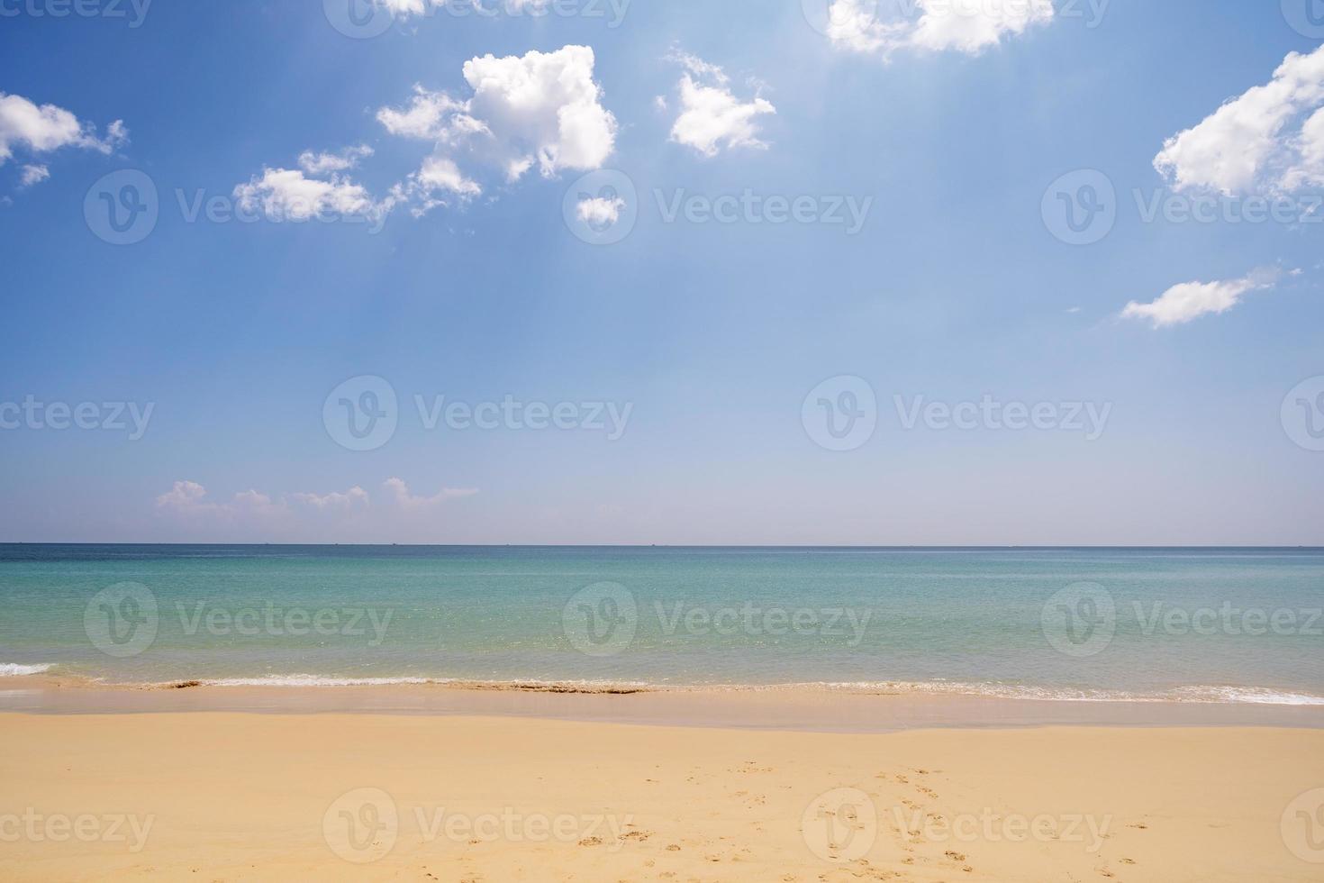 fondo de playa de verano tropical vacío foto