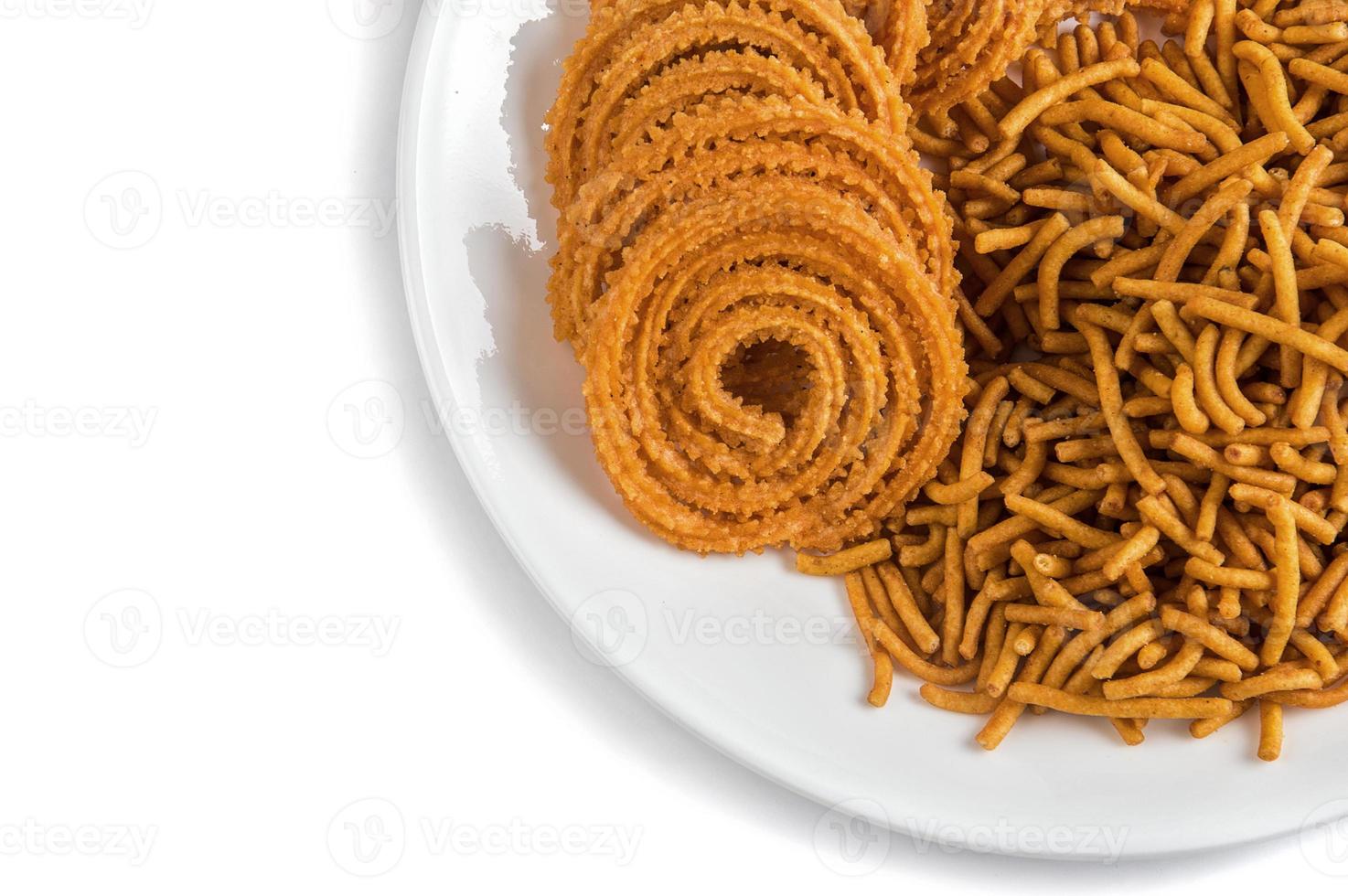 snack indio besan harina de garbanzo sev y chakli, chakali o murukku. foto