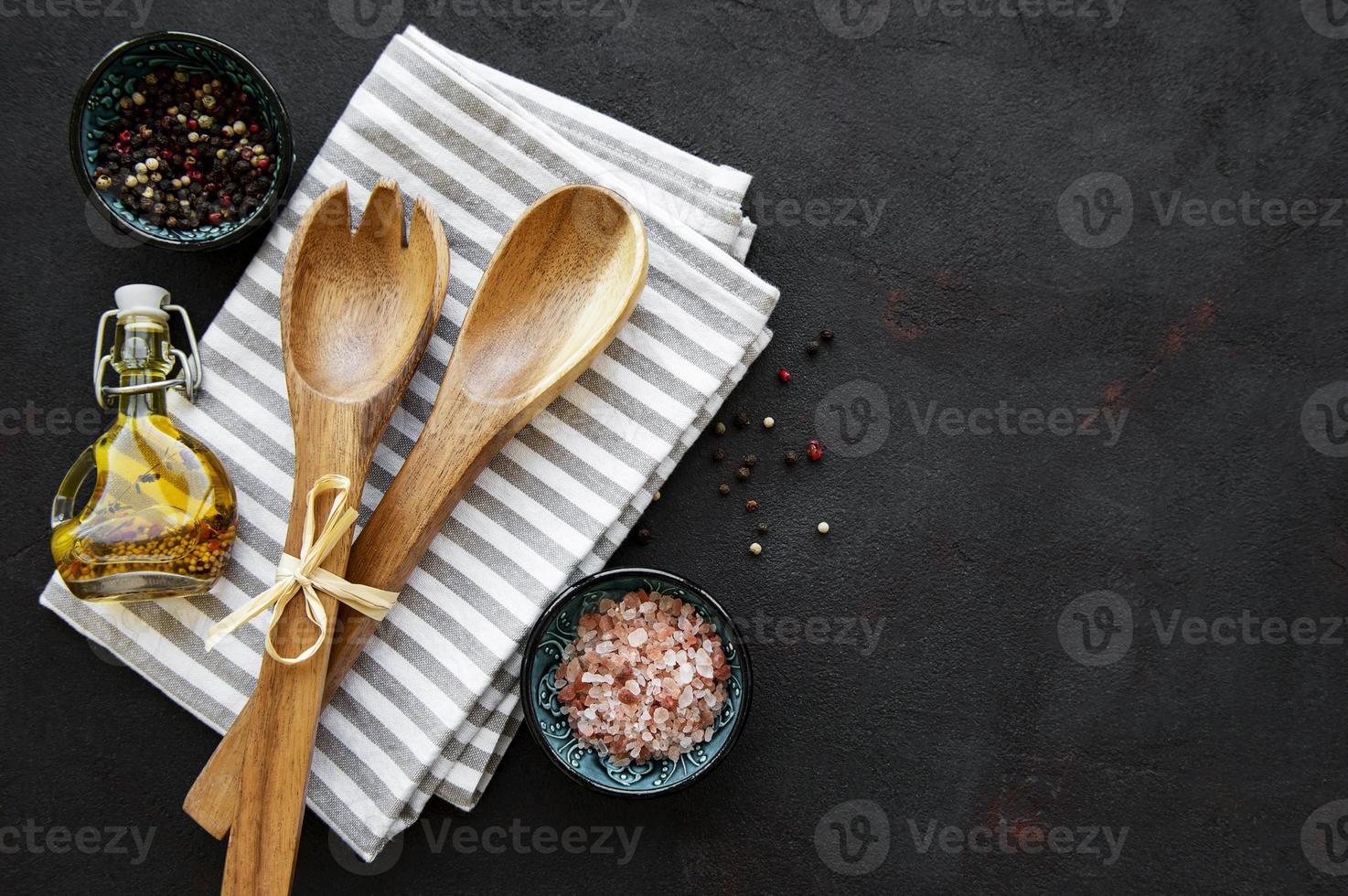 cubiertos de madera utensilios de cocina foto