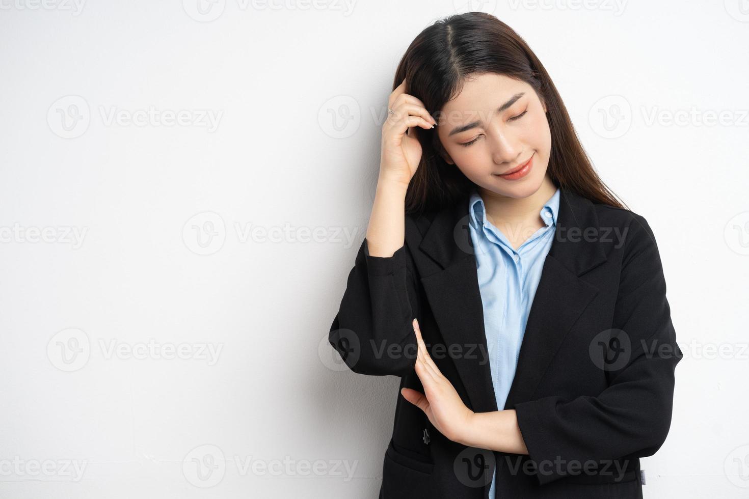 retrato, de, mujer asiática, pensamiento foto