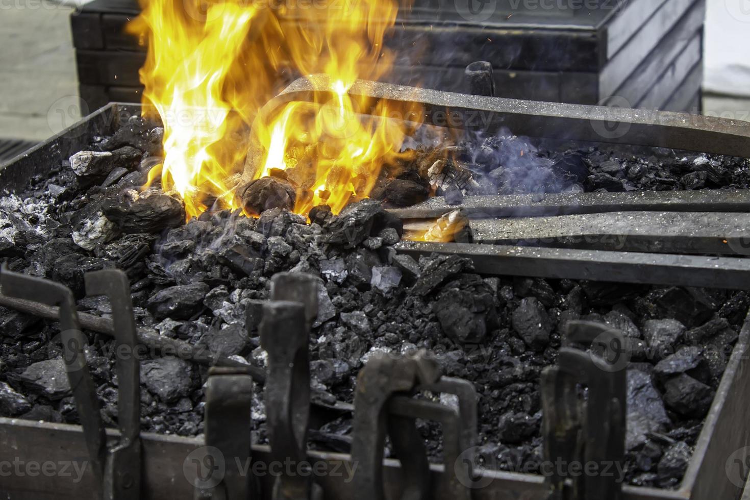 fuego en fragua foto