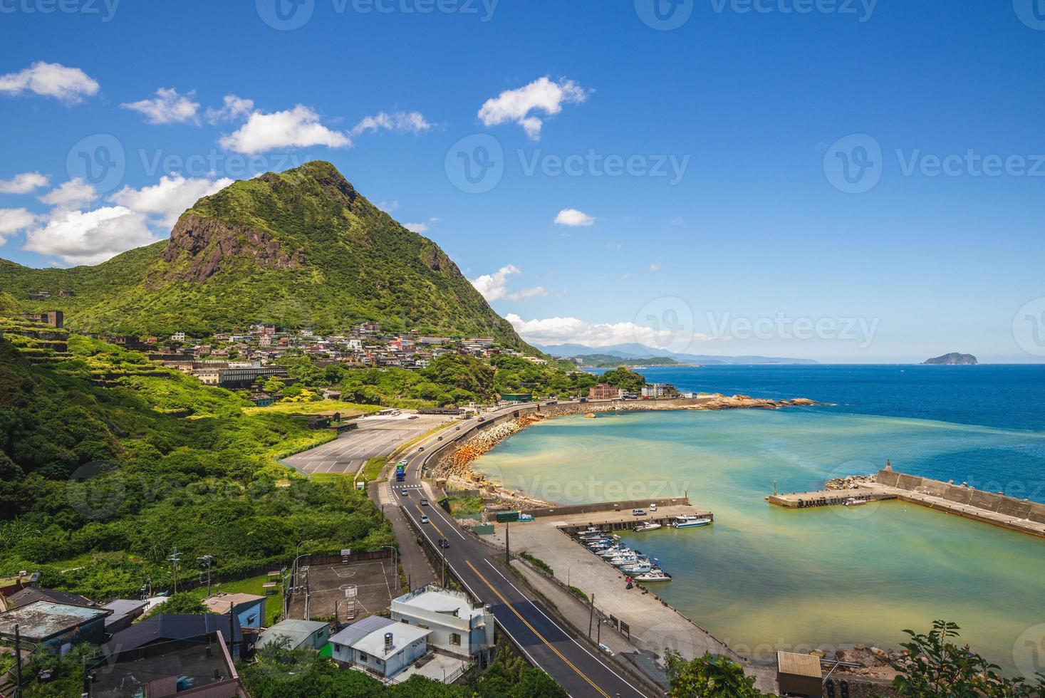 paisaje de la costa norte y el mar de yinyang en nuevo taipei, taiwán foto